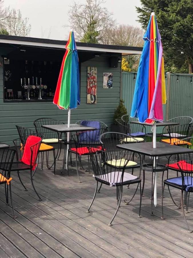 فندق جيلدفوردفي  The Holroyd Arms المظهر الخارجي الصورة
