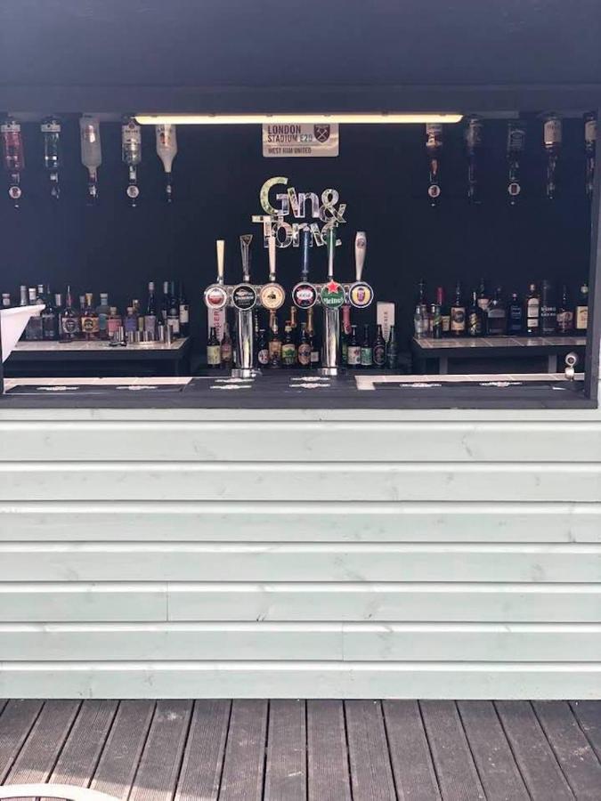 فندق جيلدفوردفي  The Holroyd Arms المظهر الخارجي الصورة