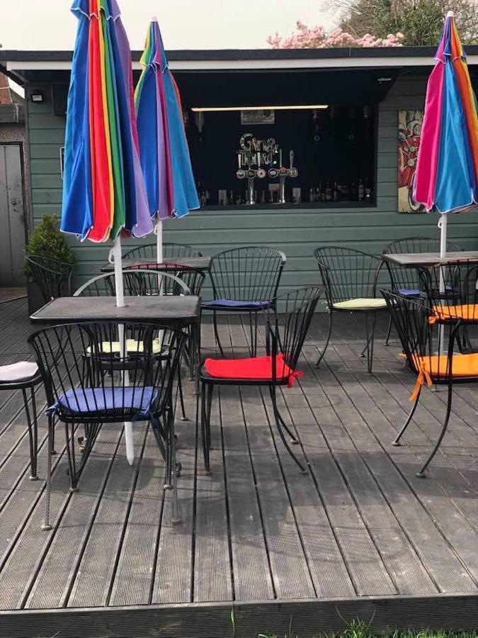 فندق جيلدفوردفي  The Holroyd Arms المظهر الخارجي الصورة