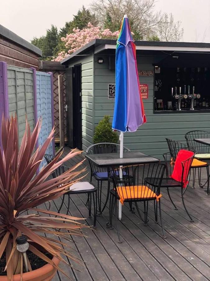 فندق جيلدفوردفي  The Holroyd Arms المظهر الخارجي الصورة